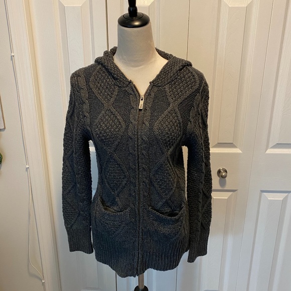 Kismet Sweaters - Kismet XL zipped cardigan